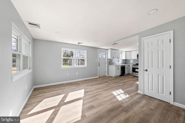 408 W 3RD AVE, Runnemede, NJ 08078