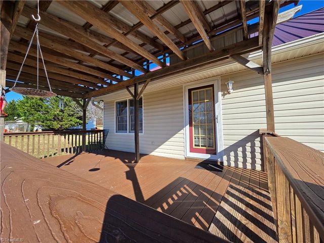 1545 Bradley Road, Pinnacle, NC 27043