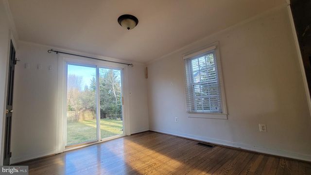 1256 SPRING HILL RD, Mclean, VA 22102