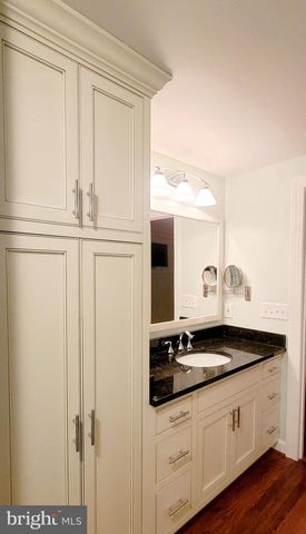 1256 SPRING HILL RD, Mclean, VA 22102