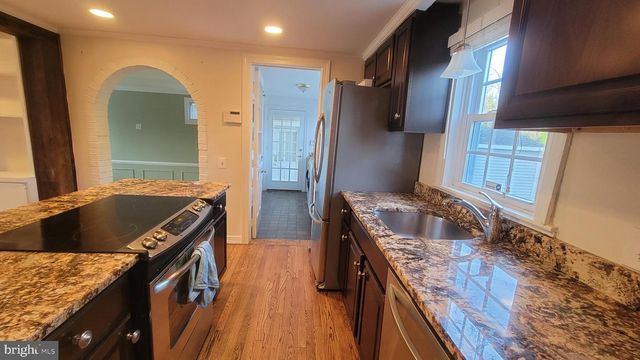 1256 SPRING HILL RD, Mclean, VA 22102