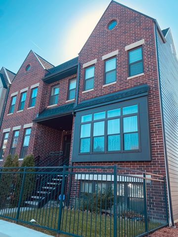 1015 E 43rd Street, Chicago, IL 60653