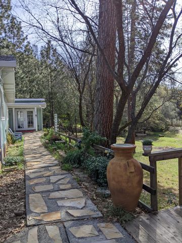 10180 Rock Creek Rd, Placerville, CA 95667