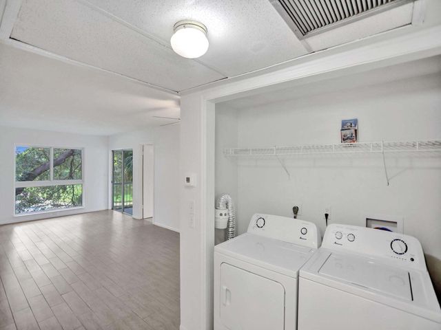 10193 N Military Trail 206, Palm Beach Gardens, FL 33410