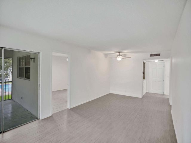10193 N Military Trail 206, Palm Beach Gardens, FL 33410