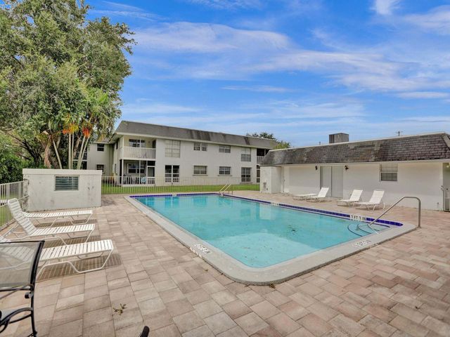 10193 N Military Trail 206, Palm Beach Gardens, FL 33410
