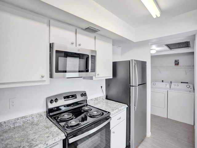 10193 N Military Trail 206, Palm Beach Gardens, FL 33410