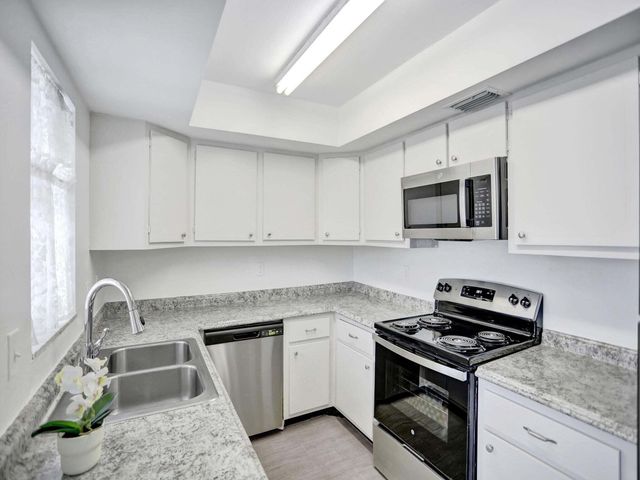 10193 N Military Trail 206, Palm Beach Gardens, FL 33410