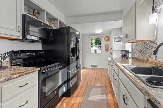 1018 E FRANCES STREET, Appleton, WI 54911