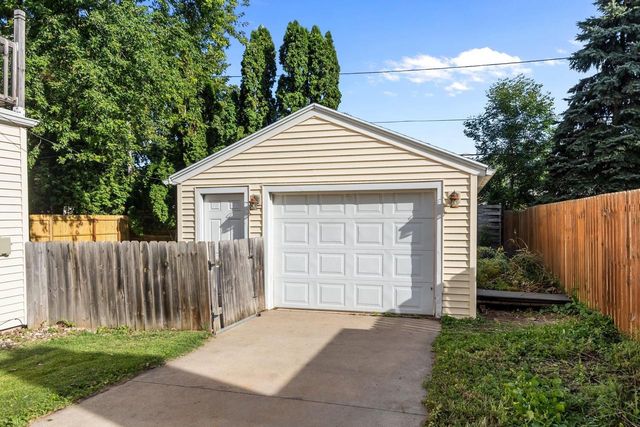 1018 E FRANCES STREET, Appleton, WI 54911
