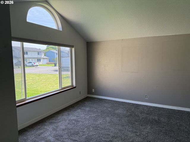 108 COWAN Ct, Longview, WA 98632