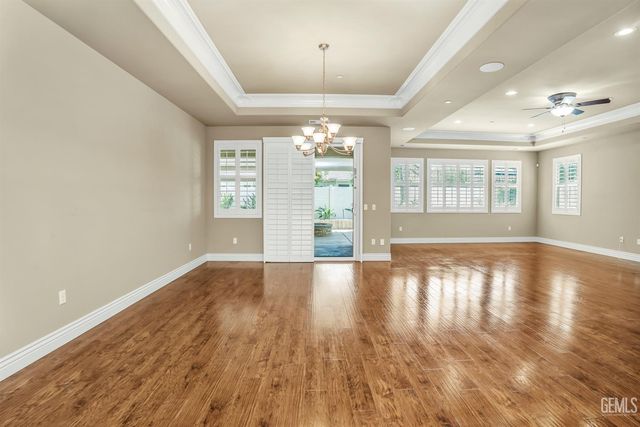 118 Guilden Grove Way, Bakersfield, CA 93312