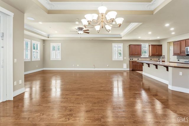 118 Guilden Grove Way, Bakersfield, CA 93312