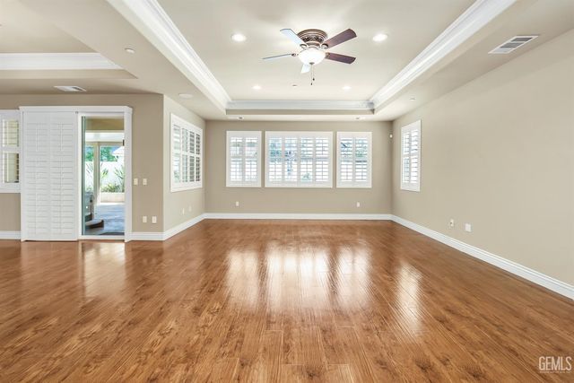118 Guilden Grove Way, Bakersfield, CA 93312