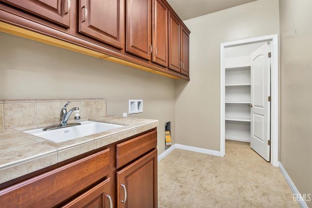 118 Guilden Grove Way, Bakersfield, CA 93312