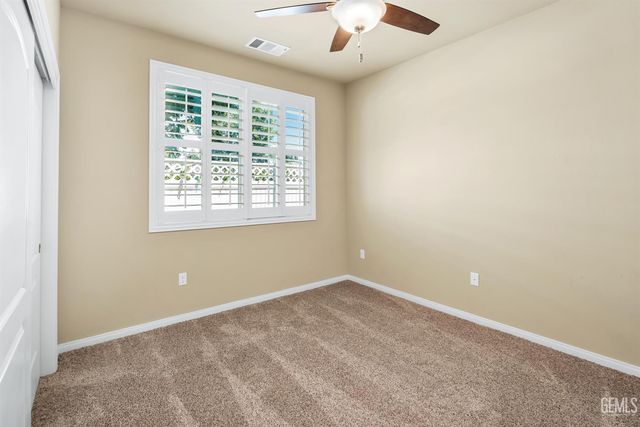 118 Guilden Grove Way, Bakersfield, CA 93312