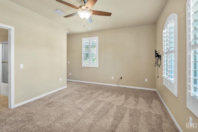 118 Guilden Grove Way, Bakersfield, CA 93312