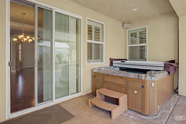 118 Guilden Grove Way, Bakersfield, CA 93312