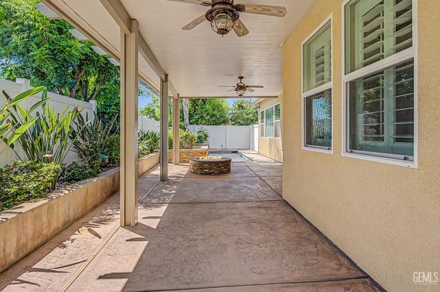 118 Guilden Grove Way, Bakersfield, CA 93312