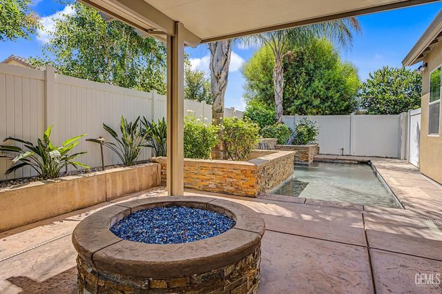 118 Guilden Grove Way, Bakersfield, CA 93312