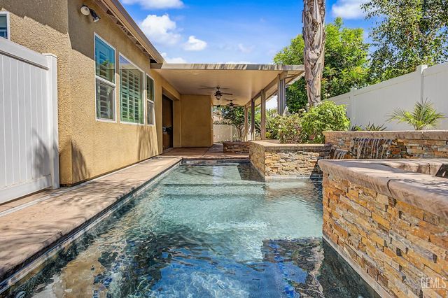 118 Guilden Grove Way, Bakersfield, CA 93312