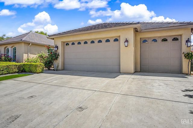118 Guilden Grove Way, Bakersfield, CA 93312