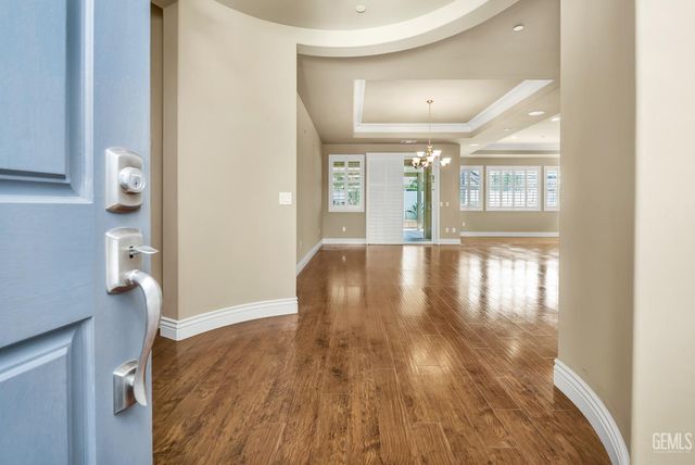 118 Guilden Grove Way, Bakersfield, CA 93312