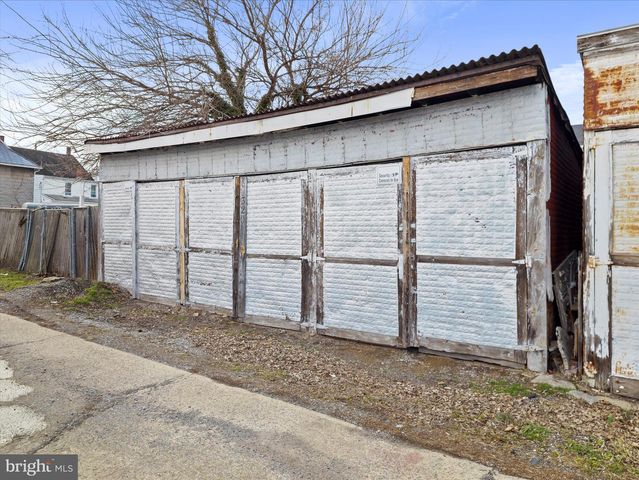 320 LINGANORE AVE, Hagerstown, MD 21740