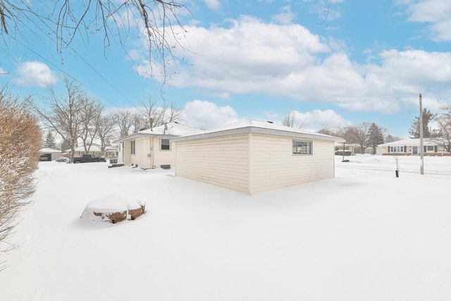 N84W14678 Menomonee AVENUE, Menomonee Falls, WI 53051