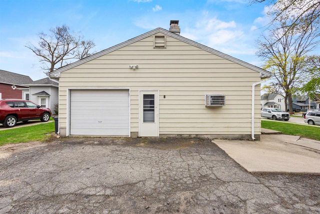 814 QUINNEY AVENUE, Kaukauna, WI 54130