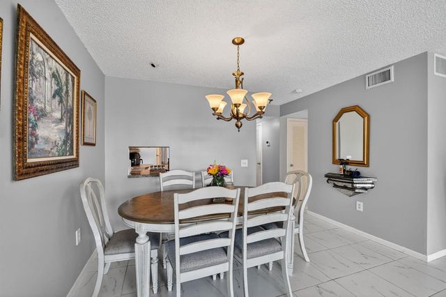 4272 Deste Court 106, Lake Worth, FL 33467