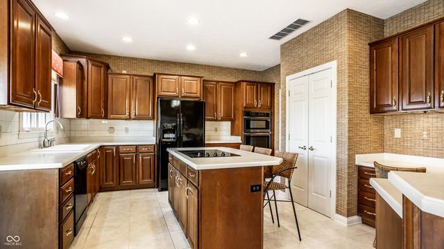 2444 Laurel Lake Boulevard, Carmel, IN 46032