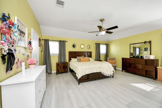 10803 Shannon Mills Lane, Houston, TX 77075