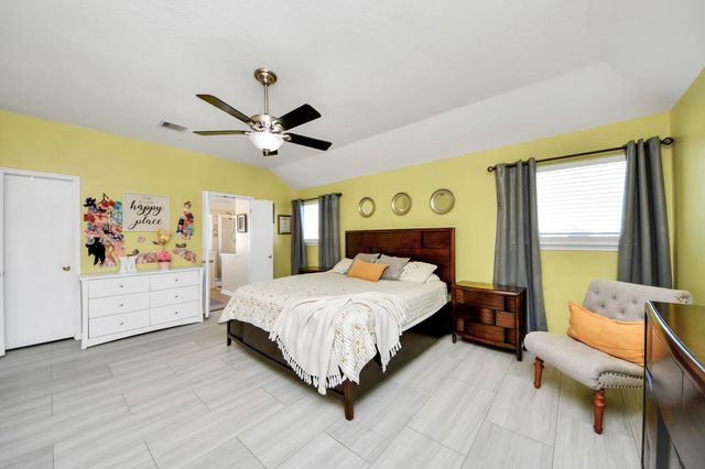 10803 Shannon Mills Lane, Houston, TX 77075