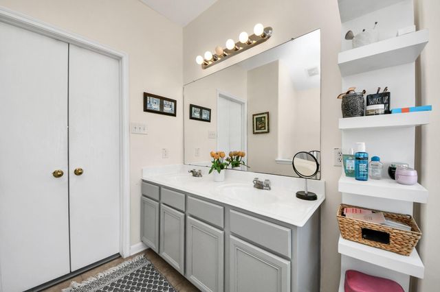 10803 Shannon Mills Lane, Houston, TX 77075