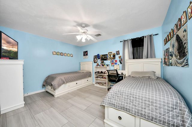 10803 Shannon Mills Lane, Houston, TX 77075