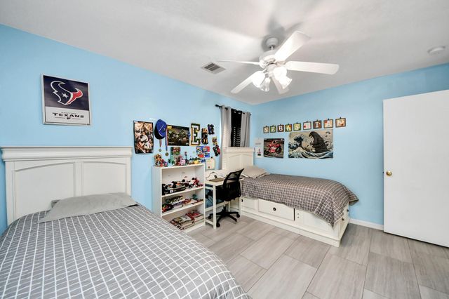 10803 Shannon Mills Lane, Houston, TX 77075