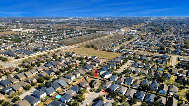 10803 Shannon Mills Lane, Houston, TX 77075