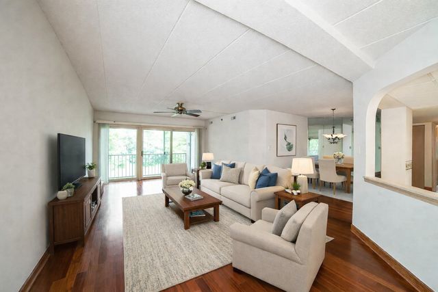 480 E Montrose Avenue 203, Wood Dale, IL 60191