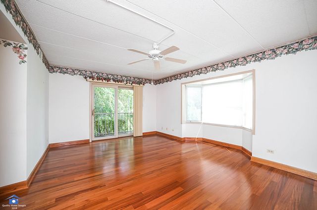 480 E Montrose Avenue 203, Wood Dale, IL 60191