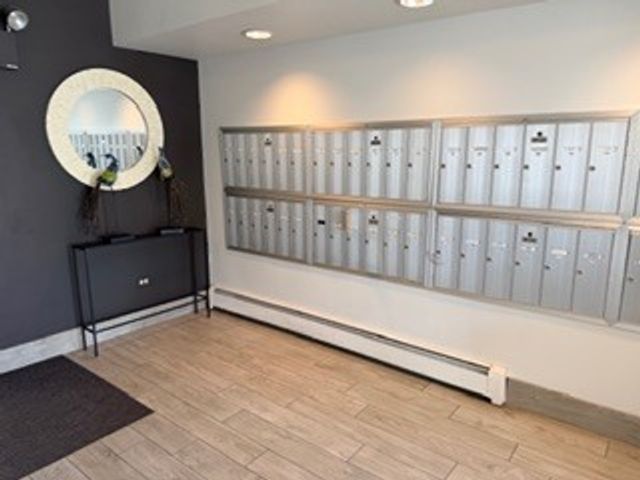 480 E Montrose Avenue 203, Wood Dale, IL 60191