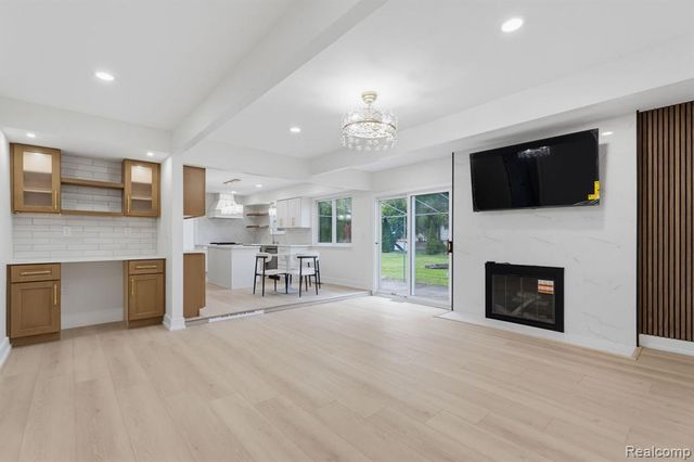6780 Lee Crest Drive, West Bloomfield, MI 48322