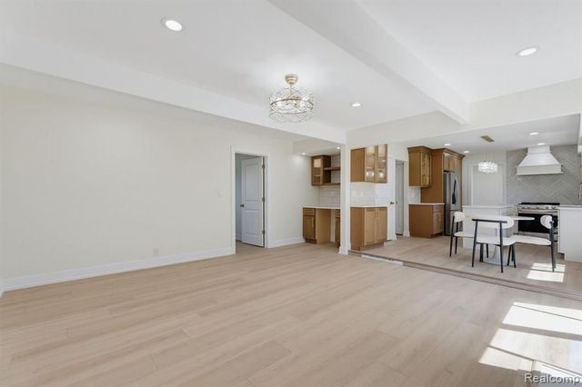 6780 Lee Crest Drive, West Bloomfield, MI 48322