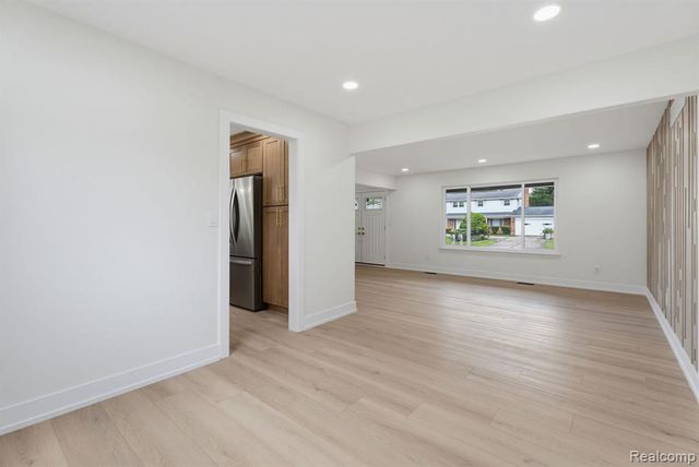 6780 Lee Crest Drive, West Bloomfield, MI 48322