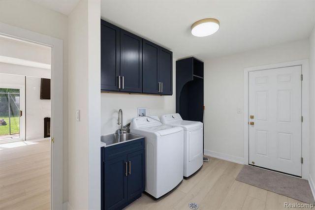 6780 Lee Crest Drive, West Bloomfield, MI 48322