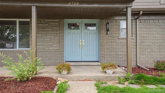 6780 Lee Crest Drive, West Bloomfield, MI 48322