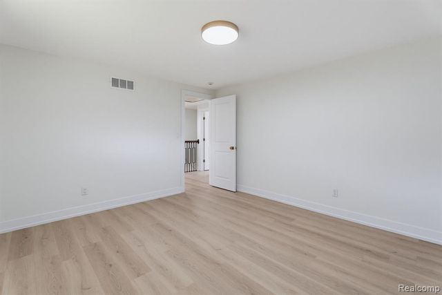 6780 Lee Crest Drive, West Bloomfield, MI 48322