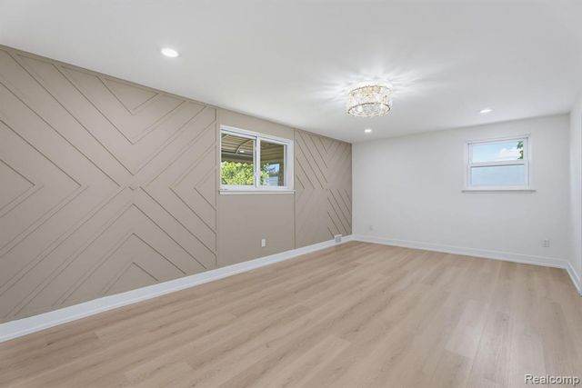 6780 Lee Crest Drive, West Bloomfield, MI 48322