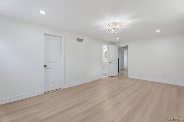 6780 Lee Crest Drive, West Bloomfield, MI 48322