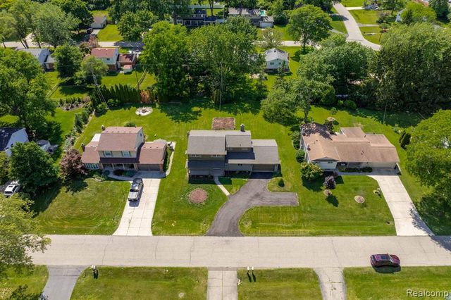 6780 Lee Crest Drive, West Bloomfield, MI 48322
